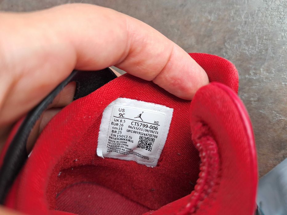 детски ботуши,зимни обувки,боти,апрески,NikeJordan номер26 за момче