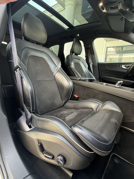 Volvo XC60 R Design T8 AWD ! P.J Garantie 12 Luni !