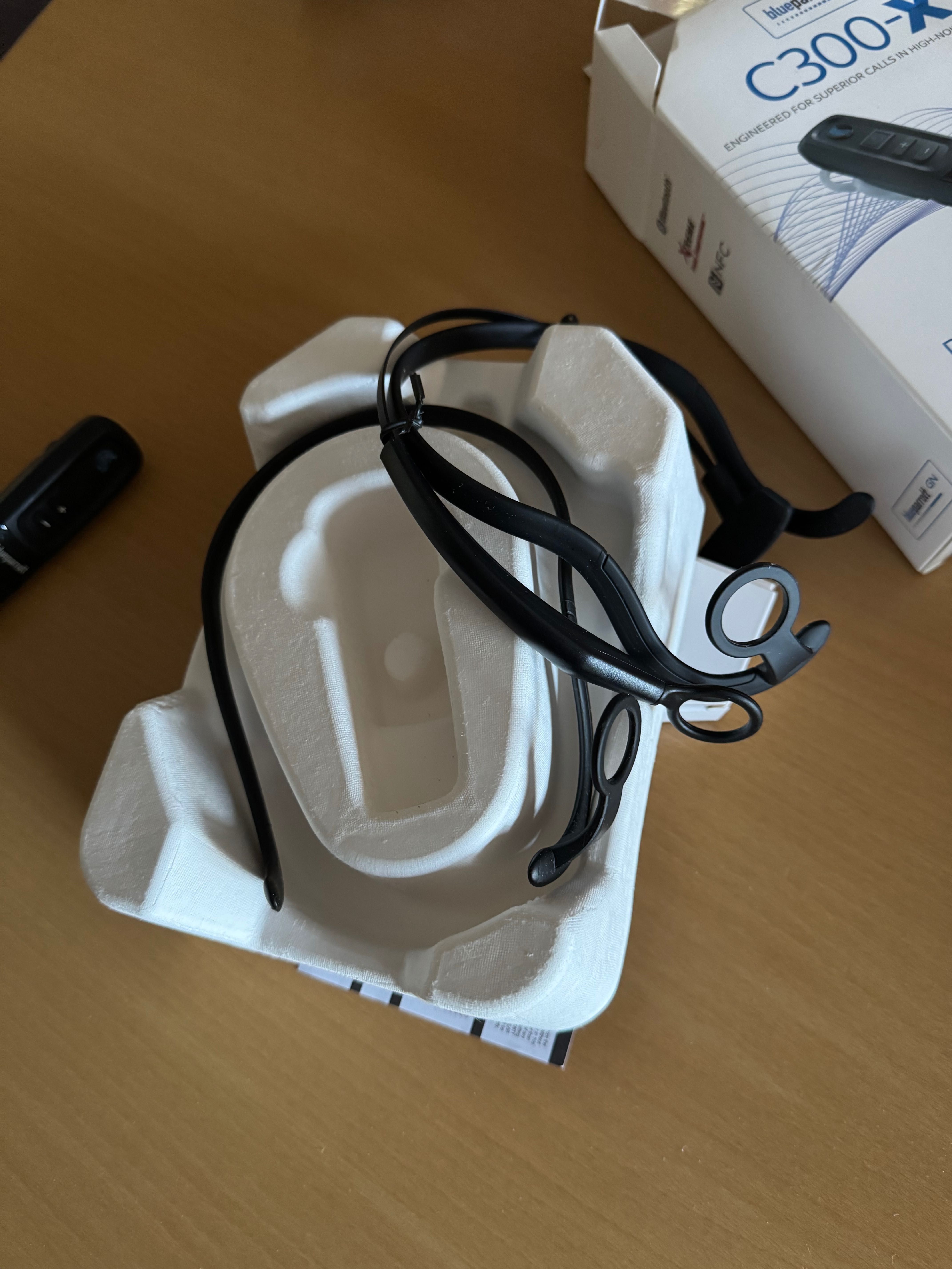 Професионална безжична слушалка BlueParrott C300-XT