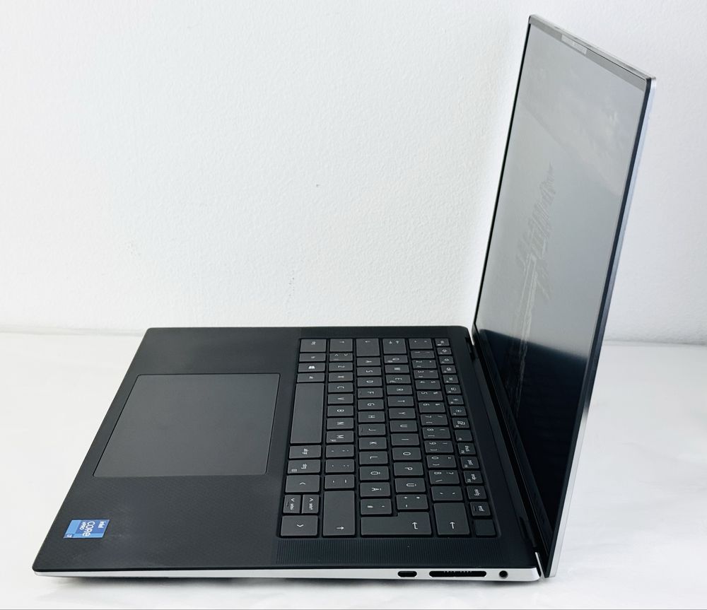 НОВ! Лаптоп DELL Latitude 5350 i5-1335U 16GB 256 SSD Гаранция!