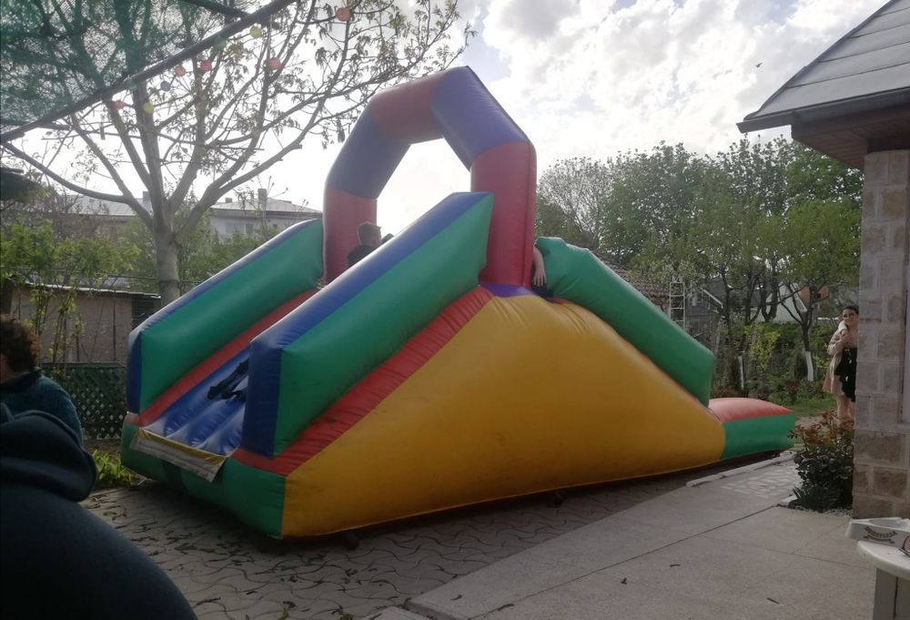Tobogan gonflabil loc de joaca topogan