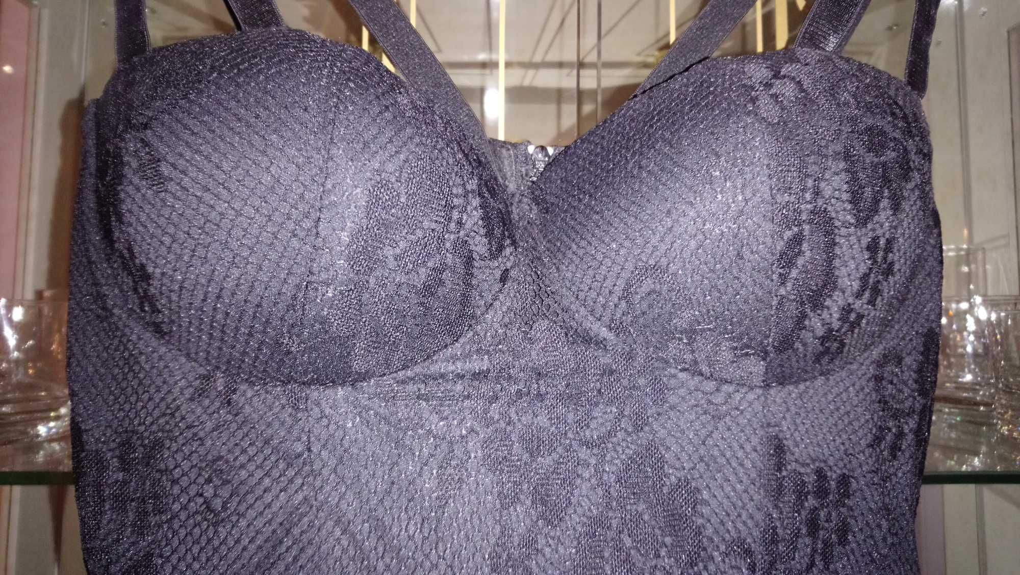 Rochie neagra din tull cu aplicatii de franjuri sub forma de margele
