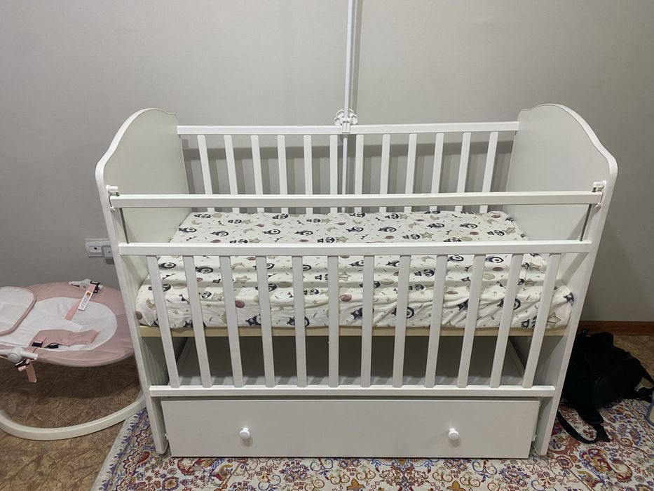 Манеж почти новый шезлонг в падорок