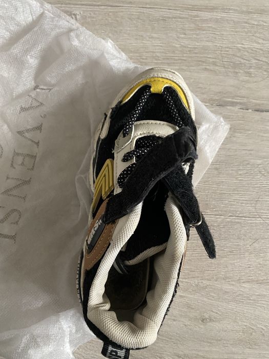 отдам десткую обувь бесплатно