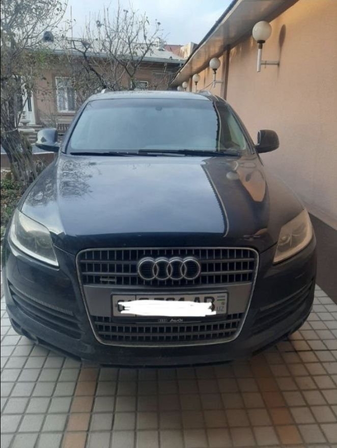 Audi Q7 Тёмно синий