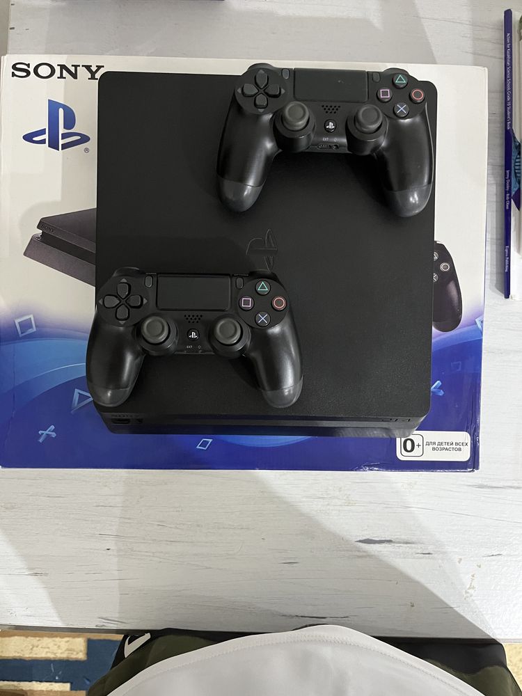 Продам Ps4 Slim 1TB