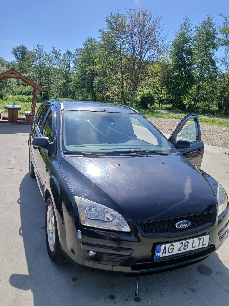 Vând Ford focus 2