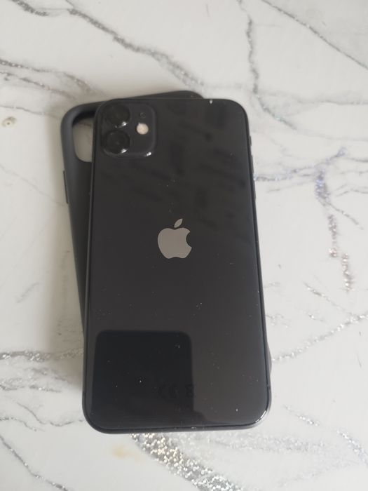 Продам iPhone 11 64gb в хорошем состояний