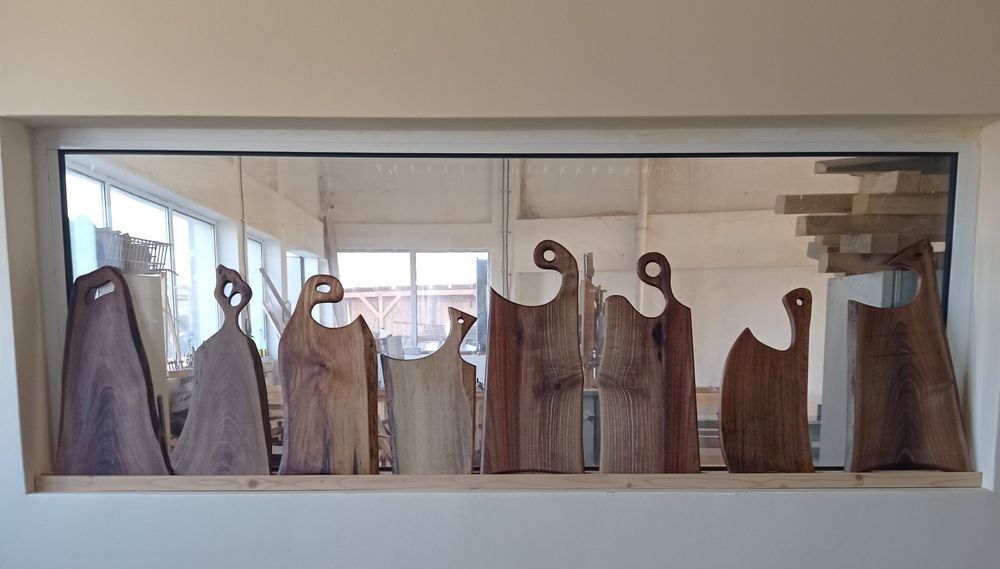 Ръчно изработени кухненски дъски за рязане, поднасяне или декорация.