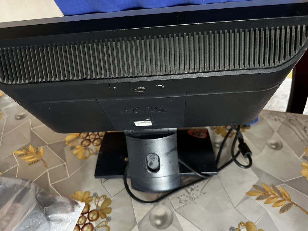 Продам монитор benQ