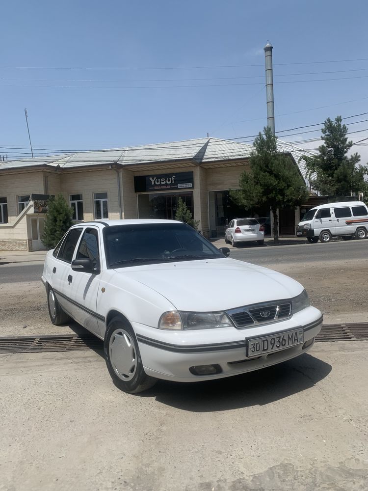 Nexia sotiladi narxi kelishiladi 2000yil