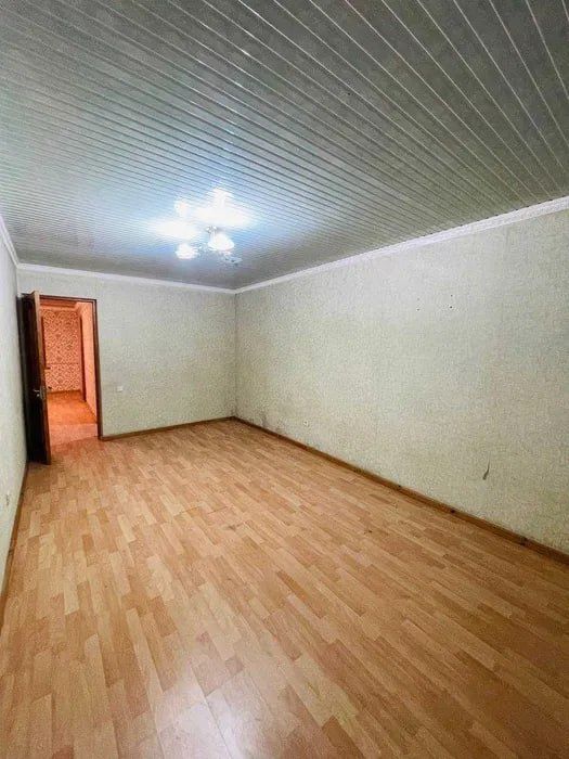 Срочно! Квартира на Шота Руставели 3/4/4 общ пл 70м ,балкон 2*6