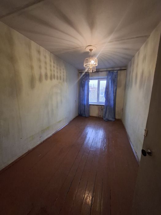 Срочно продаётся 4х комнатная квартира в центре города Багишамал!!!