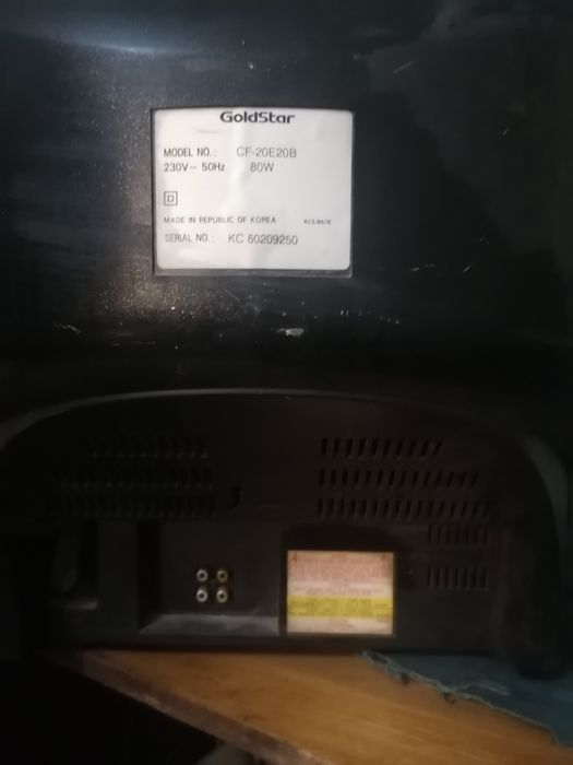 Телевизор Coldstar со столиком