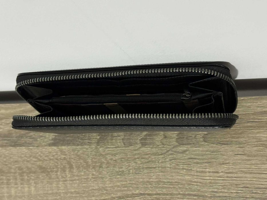 Стилен мъжки портфейл