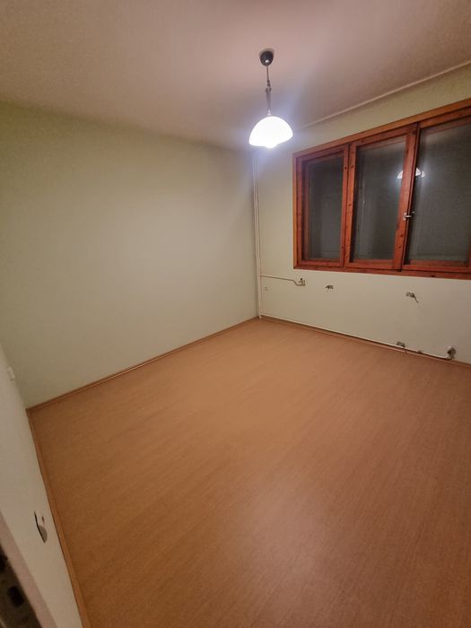 Продава се Четиристаен апартамент в Плевен, Идеален център - 106 кв.м за 1406 €/кв.м - Снимка #4