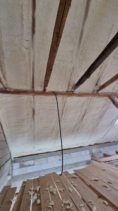 Termoizolatie cu Spuma Poliuretanica