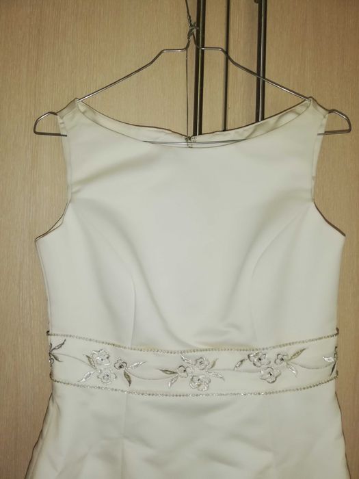 Сватбена рокля с воал от шифон за раменете