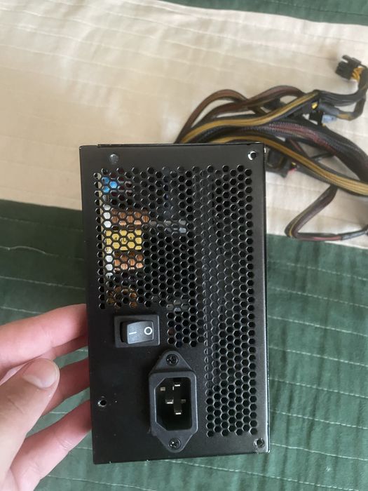 Vand Sursa vs450 si placa video xfx amd sapfire