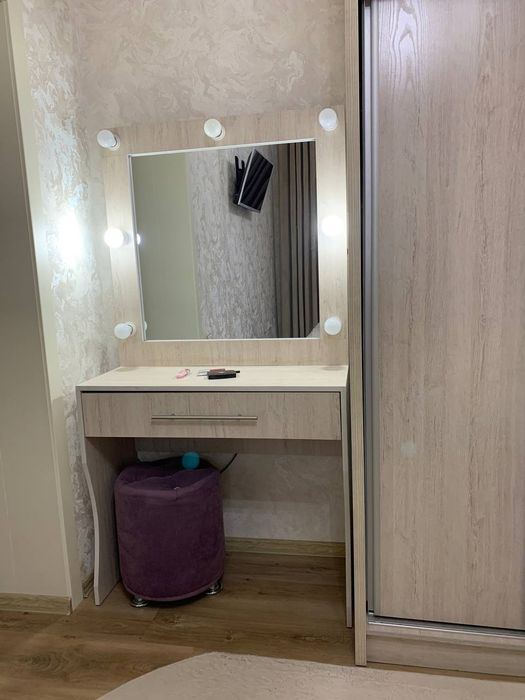 Спальный гарнитур кровать, шкаф, трюмо срочно