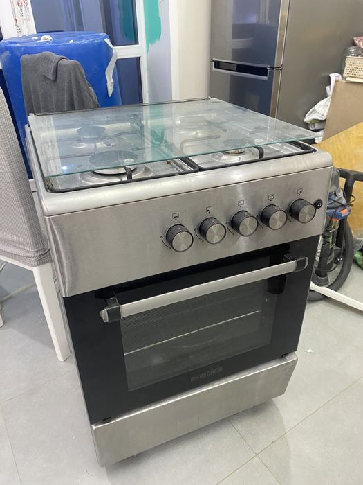 газ плита, полу электрическая , духовка газовая, в отличном состояний