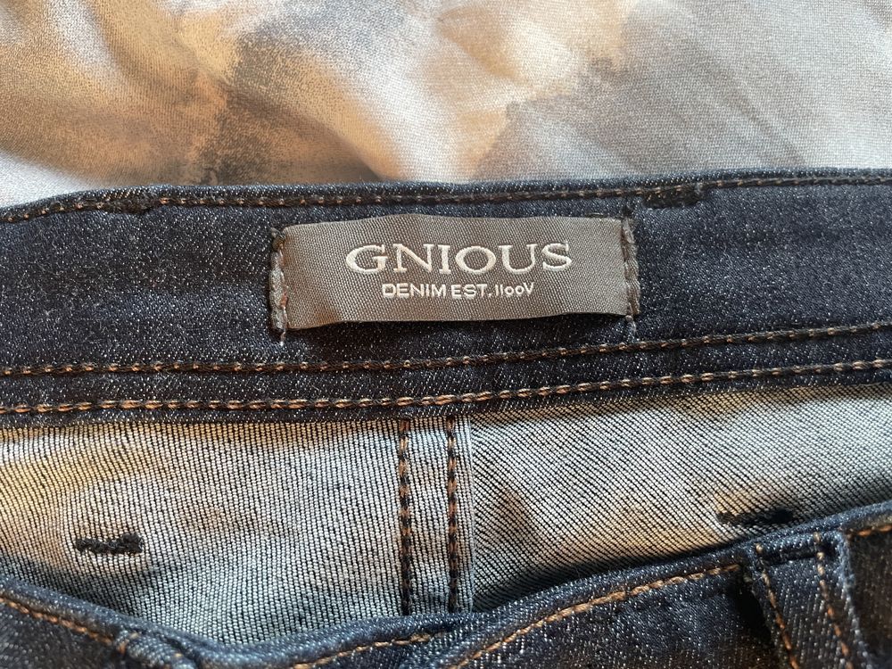 Blugi/Jeans bărbătești Gnious (nu Prada, nu Dsquared, nu Gucci)