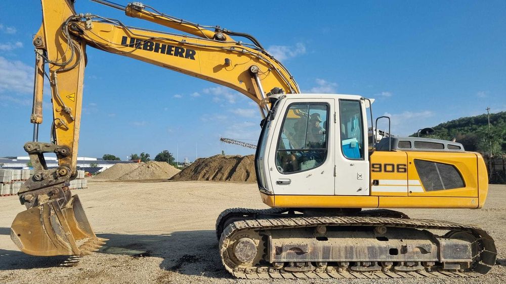 Excavator Liebherr R906