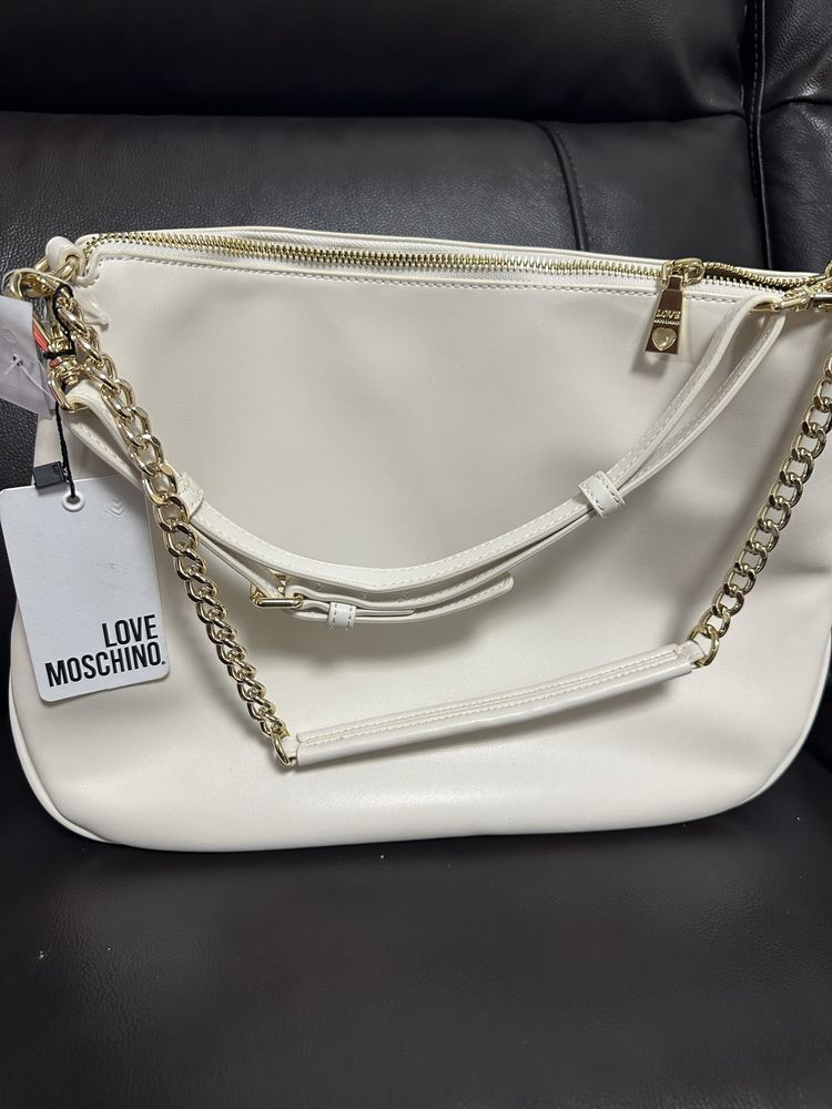 Данска чанта Love Moschino