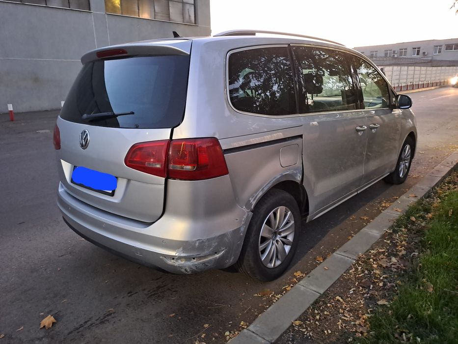 VW Sharan avariat