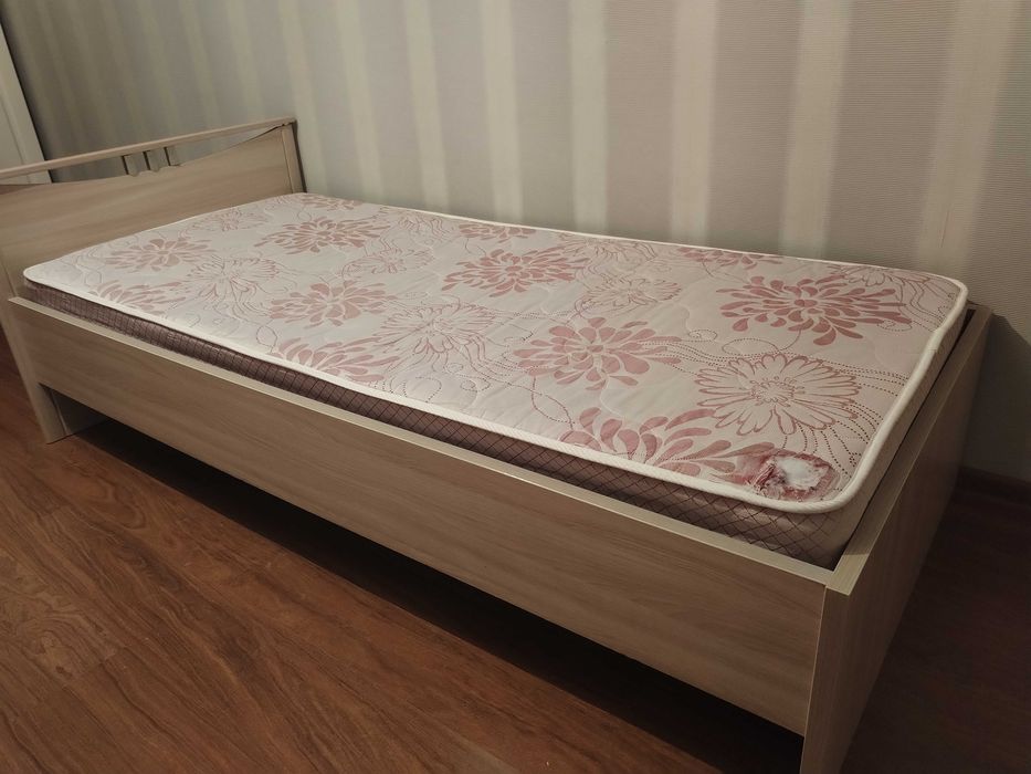 Продам кровать и матрас