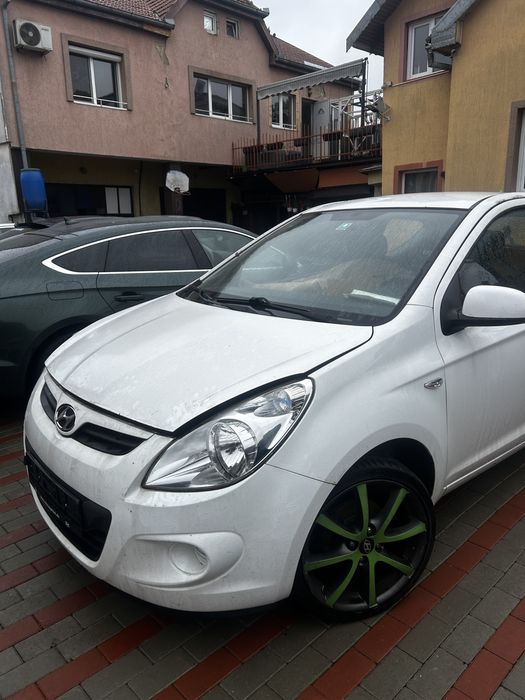Hyundai i20 benzina
