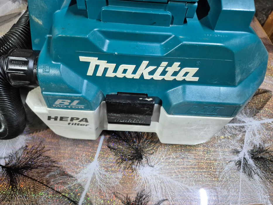 Aspirator Makita DVC 750L 18v