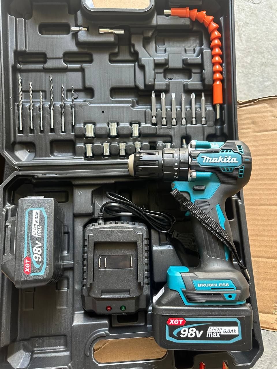 Ударный шуруповёрт Шотичний DeWalt Makita