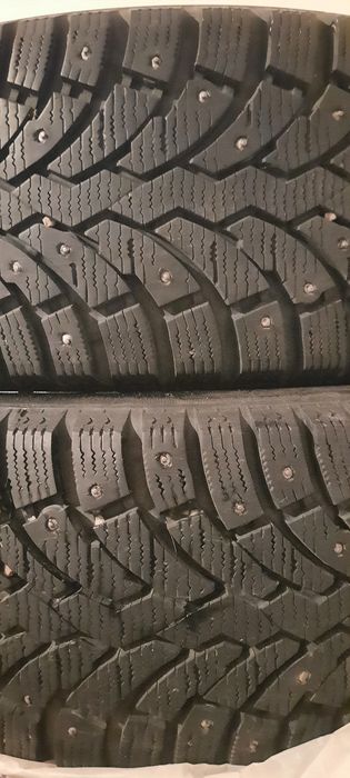 Шины Pirelli зимние,шипованные!