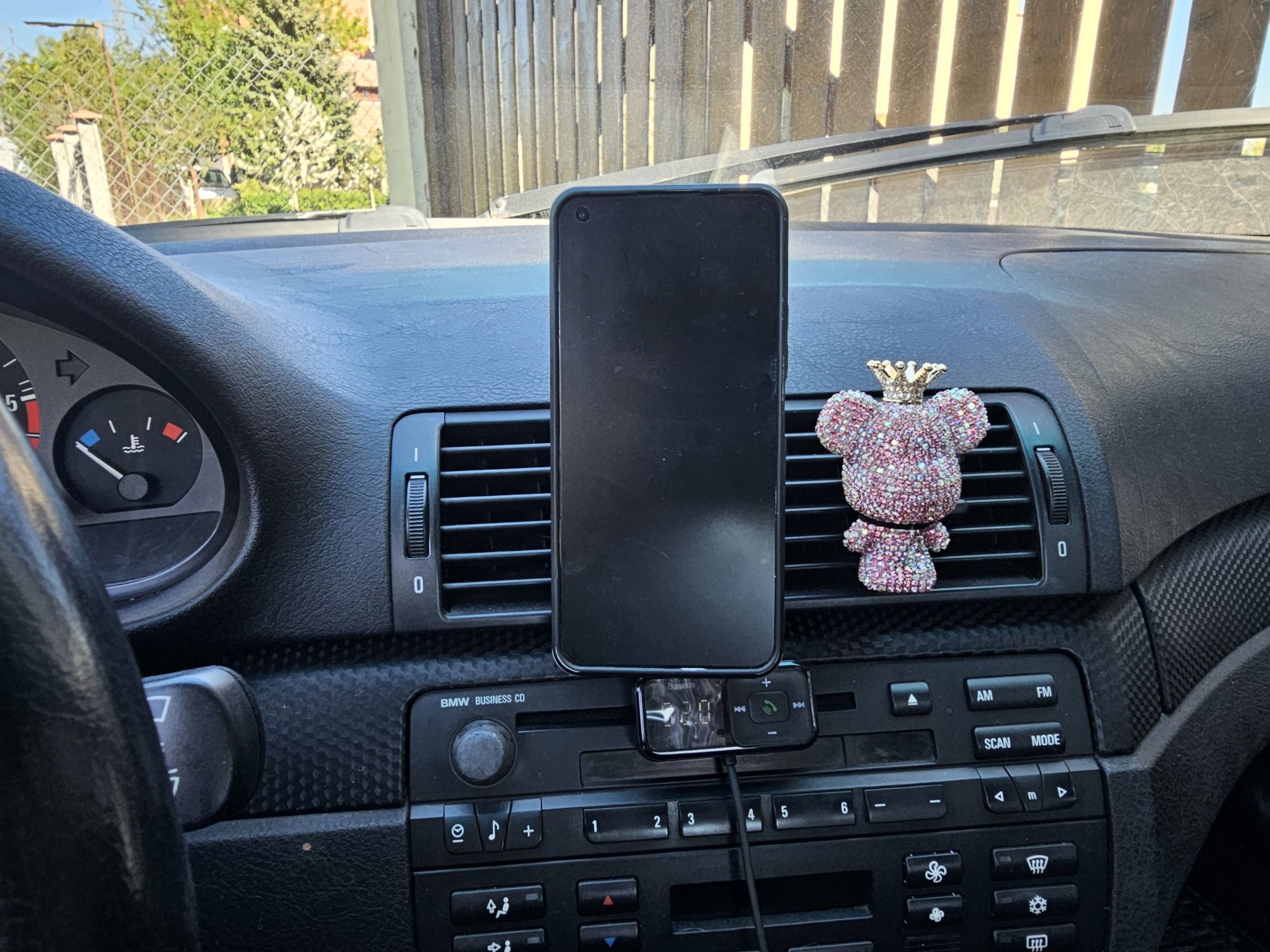 Магнитна стойка за кола / поставка за телефон в автомобил - Baseus