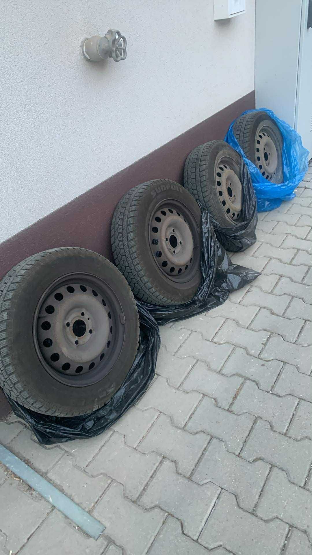 Зимни гуми с джанти за Нисан Микра 4бр