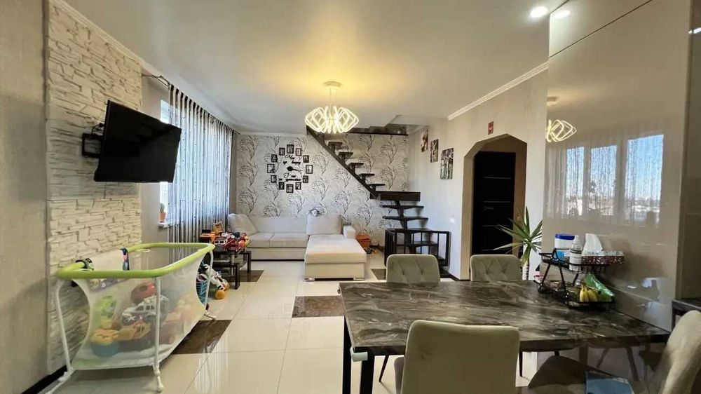 Тристаен имот в кв.Обеля 1