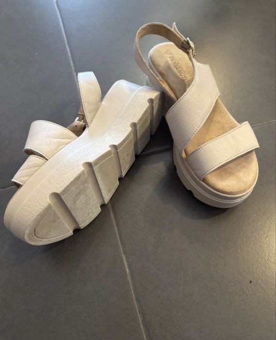 Sandale Benvenuti cu platforma , purtate de 3 ori !