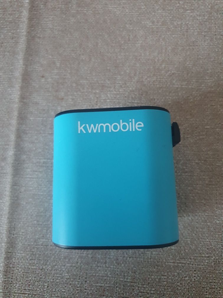 Adaptor  universal Kwmobile