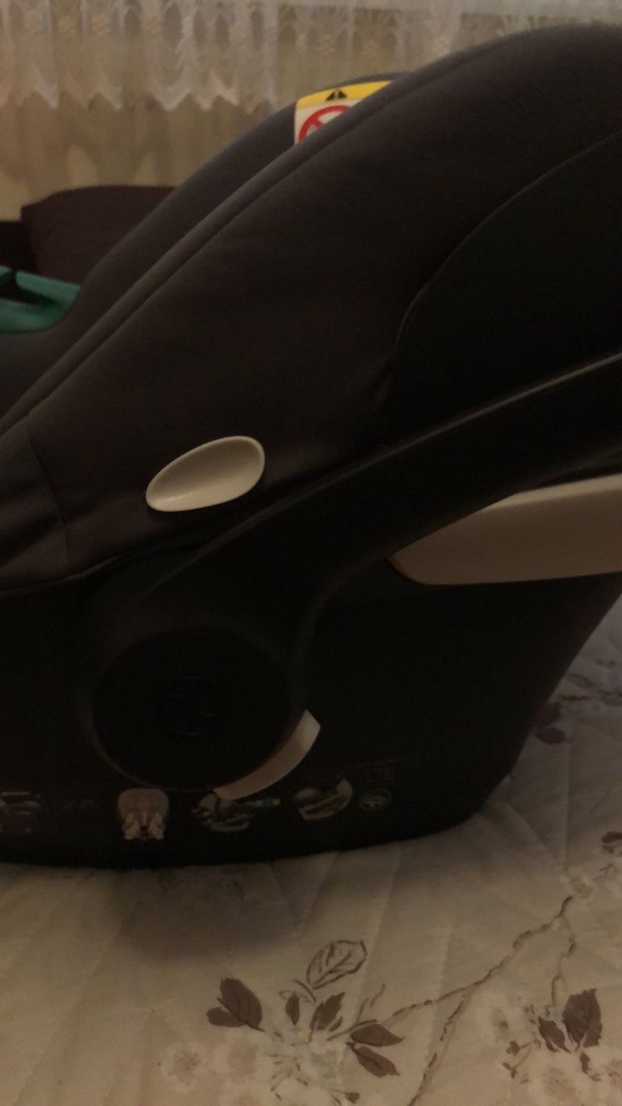 Столче за кола Cybex Aton B2  i size + приставки за рама