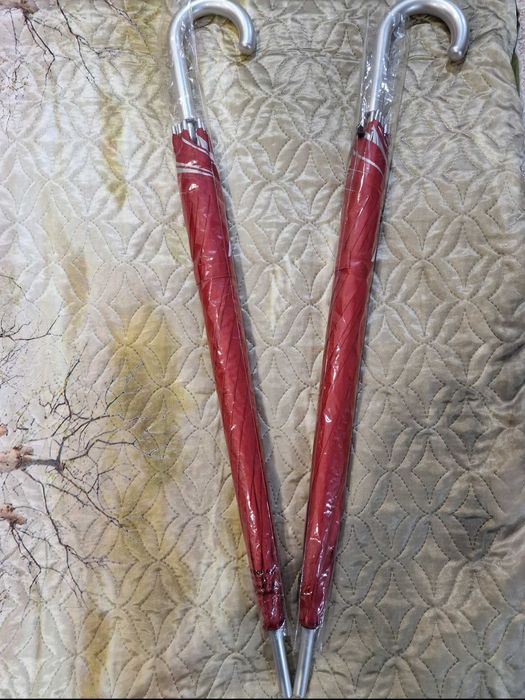 Зонт большой красный