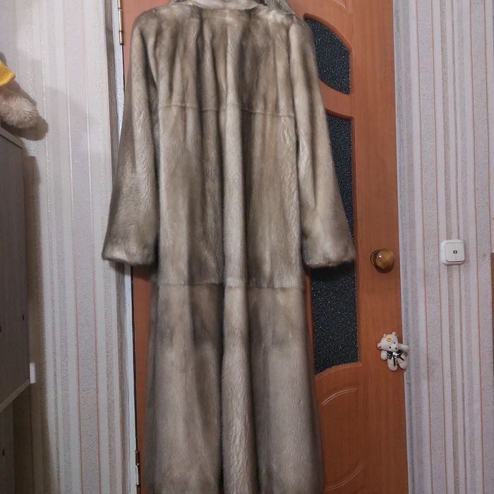 Продам норковую шубу.