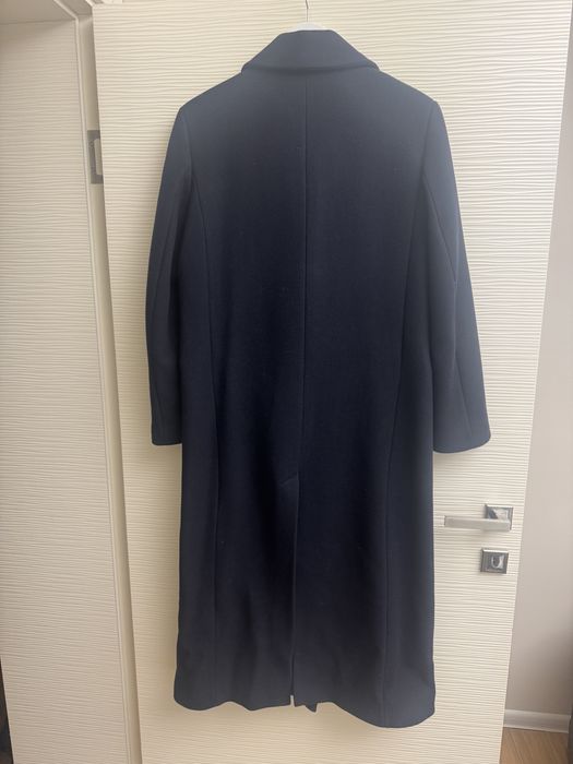 Тъмносиньо вълнено палто от Zara