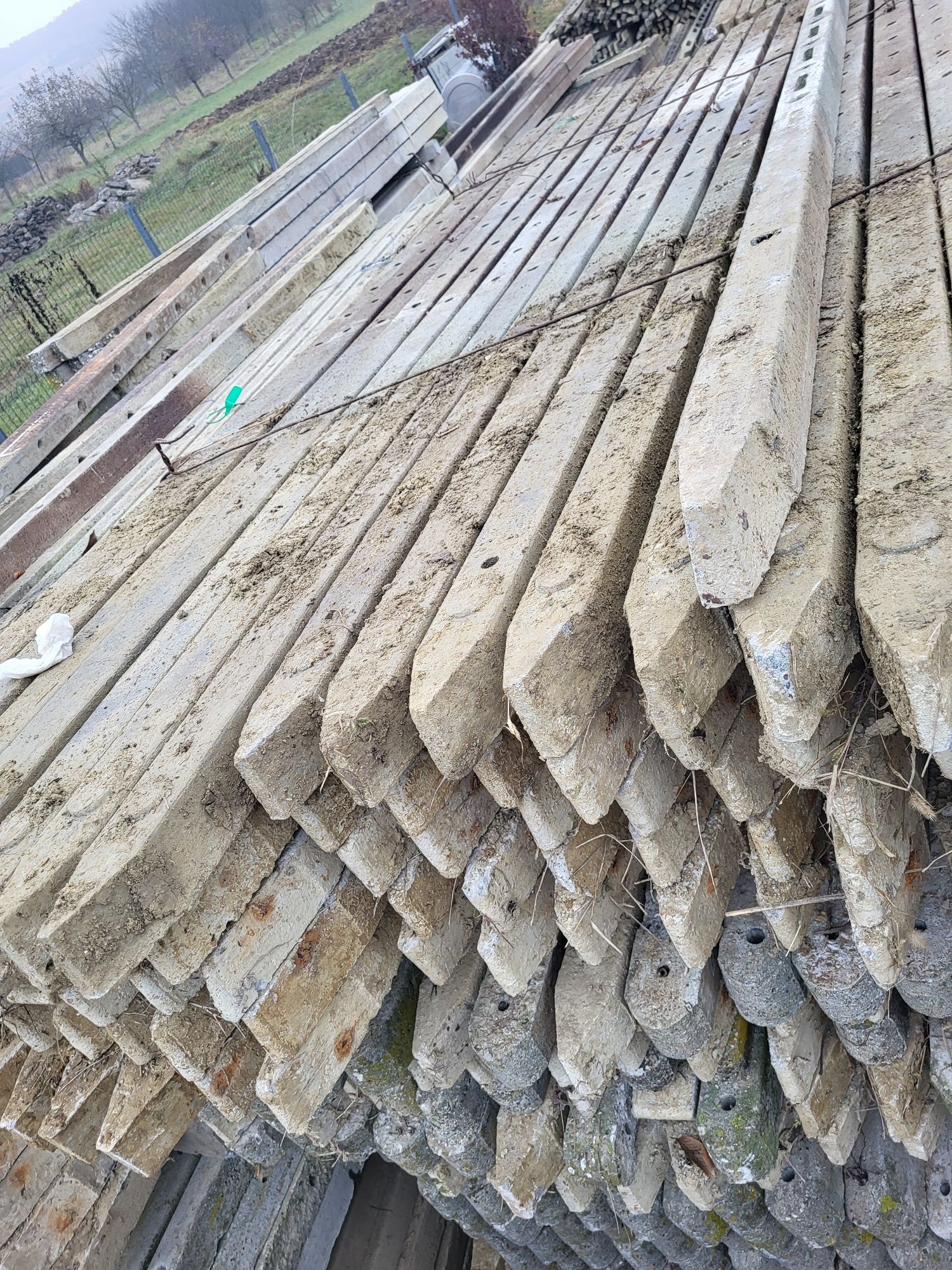Stalpi din beton