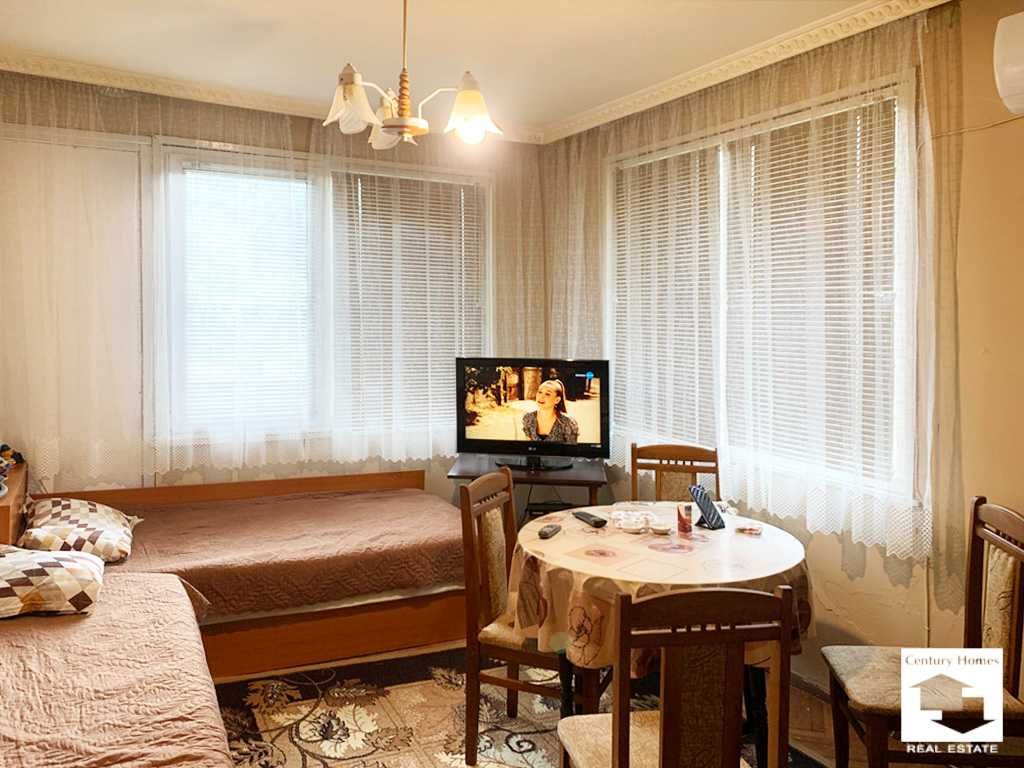 116234 Просторна тухлена къща с голям двор в с. Ново село