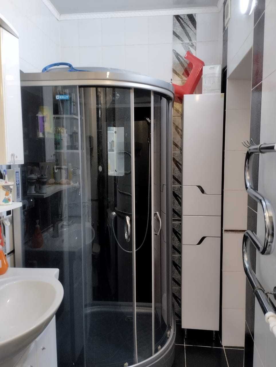Продам 4 ком квартиру в центре