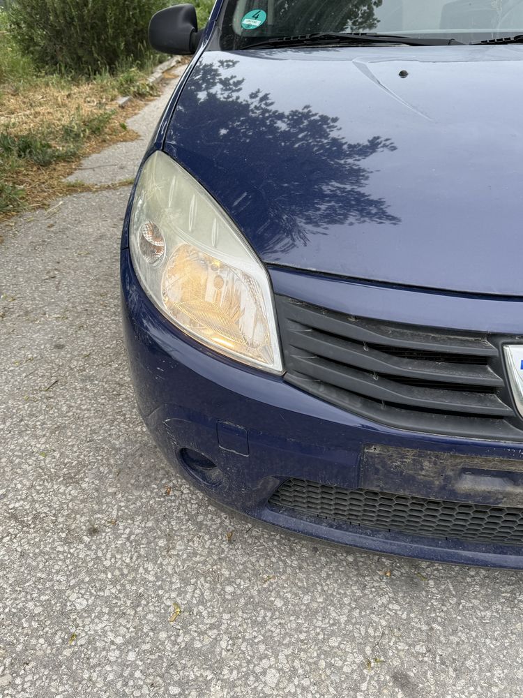 На части Dacia Sandero 1.2i 16v 75кс 2010година ръчка
