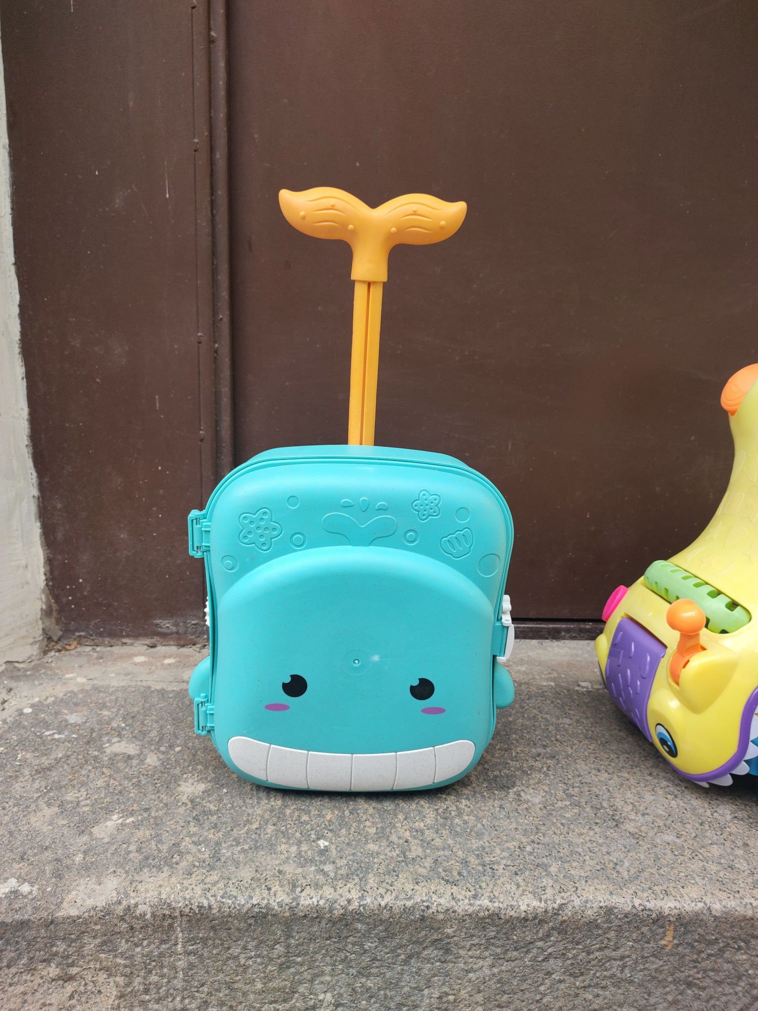 Chipolino кола за бутане/проходилка и куфарче с принадлежности за игра