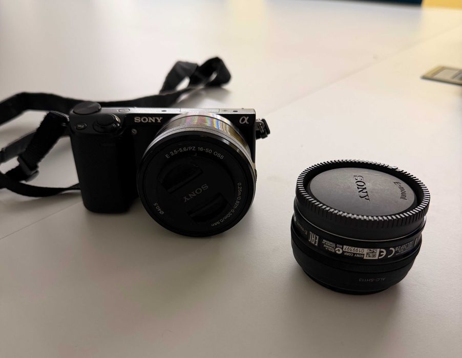 Фотоапарат Sony Nex 5R 16.1MP + Обектив Sony SEL20F28 - E 20mm F2.8