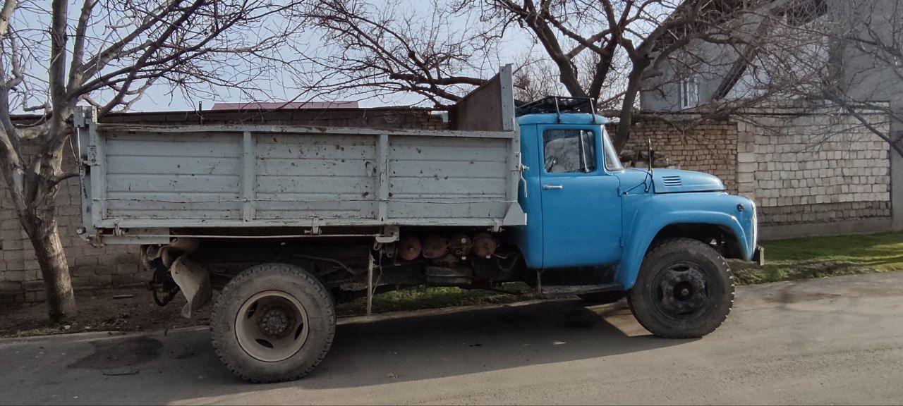 Zil 130 selxoz sotiladi